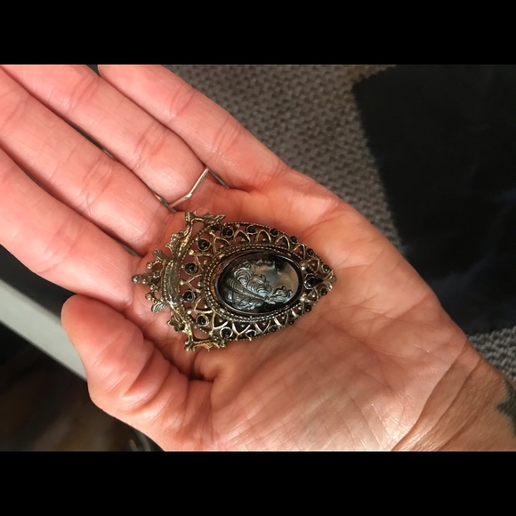 Vintage cameo brooch - Picture 7 of 10